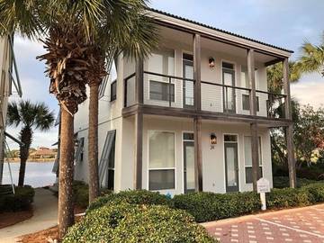 Vacation Home for 12 Guests in Miramar Beach, Emerald Coast, Picture 4