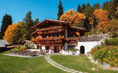 Maison de campagne pour 14 personnes, avec vue ainsi que jardin et sauna à Madonna di Campiglio