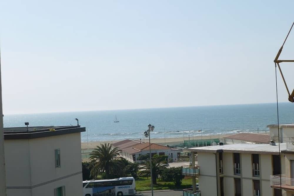 Apartamento entero, Apartamento Viareggio Città Giardino con vistas al mar y terraza in Viareggio, Costa de la Maremma