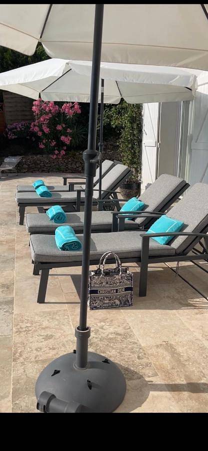 Chambre d’hôte pour 6 personnes, avec vue ainsi que jardin et piscine à Cavalaire-sur-Mer - 2