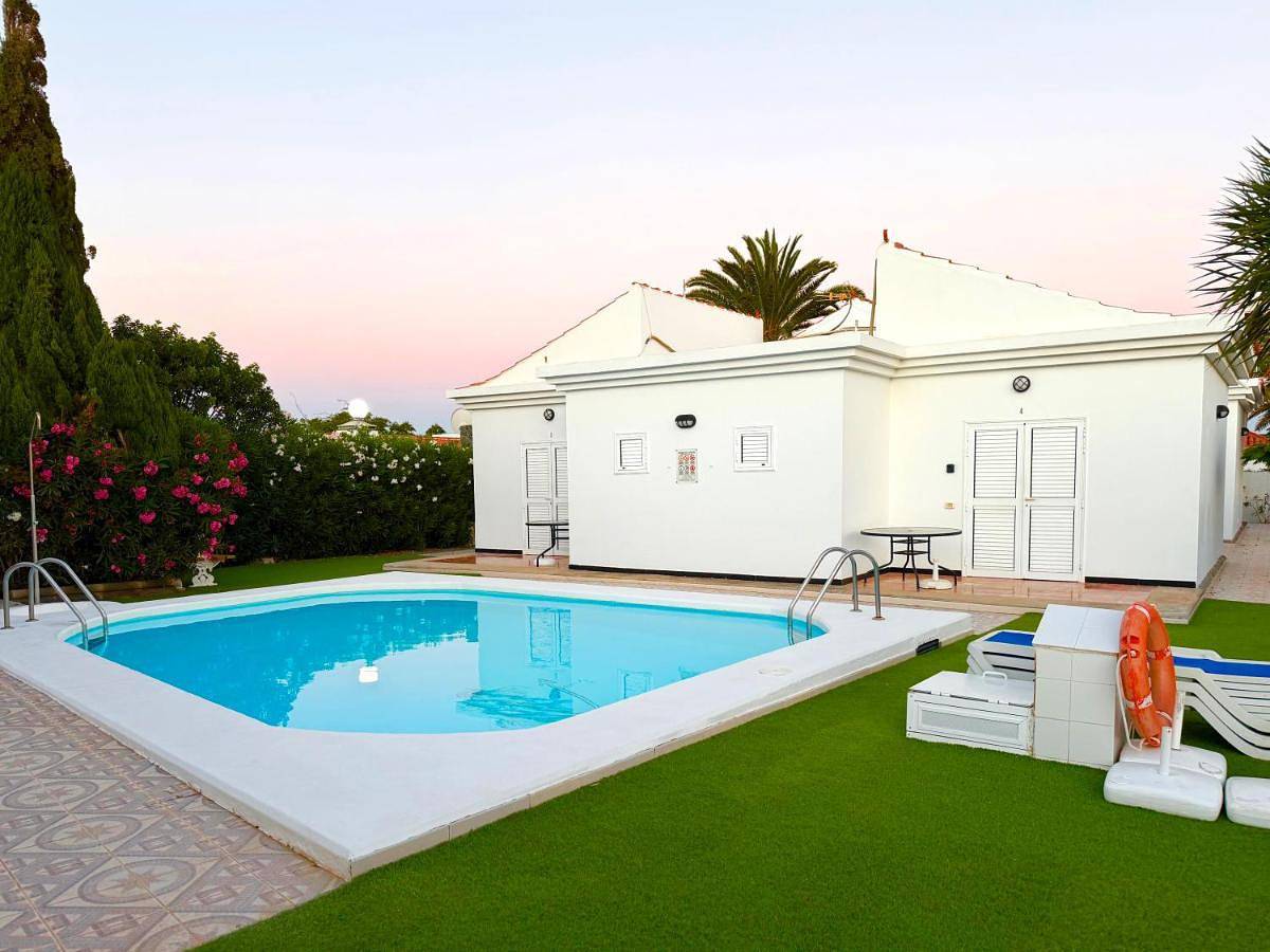 Bungalows Las Almenas in Campo Internacional, San Bartolomé de Tirajana