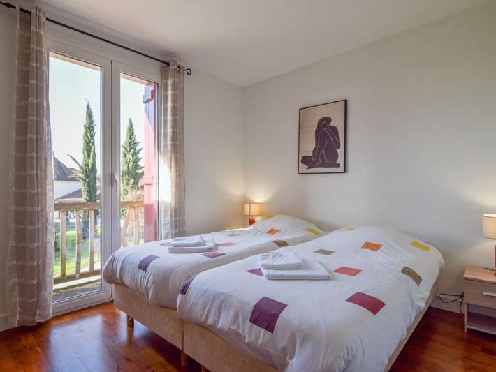 Location de vacances pour 6 personnes, avec jardin et piscine, animaux acceptés à Saint-Médard-d'Excideuil - 4