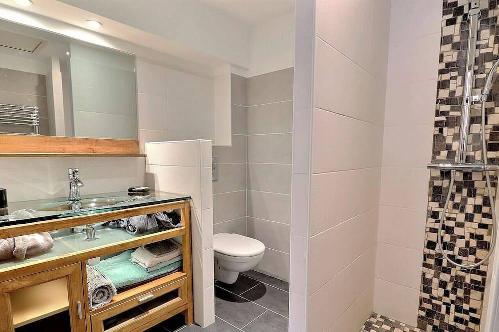 4*-rated cottage near a turquoise lagoon in exceptional surroundings! in Labeaume, Ardèche