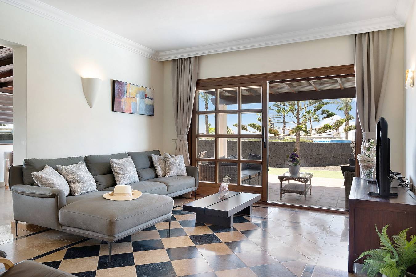 Casa de vacaciones "Hipoclub Aguamarina 54" con piscina privada y Wi-Fi in Montaña Roja, Yaiza