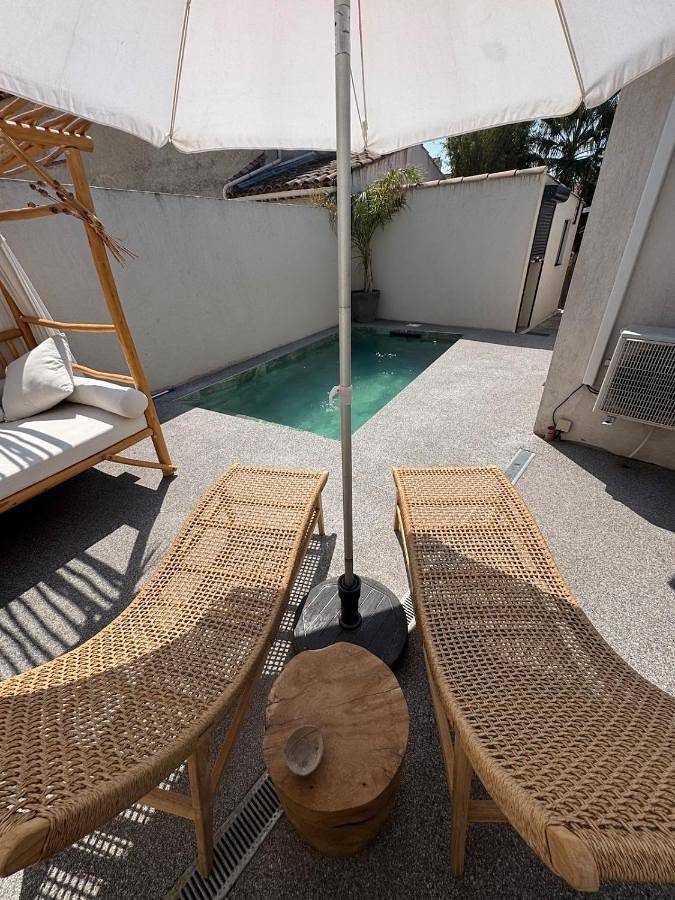 Apartamento de vacaciones para 2 personas, con jardín además de jacuzzi y piscina - 1