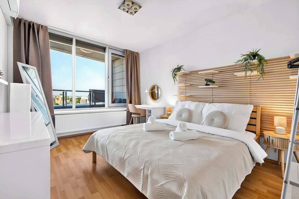 Ganze Wohnung, Sky Apartment at Tri Veže - Ac & Parking in Bratislava, Bratislava und Umgebung