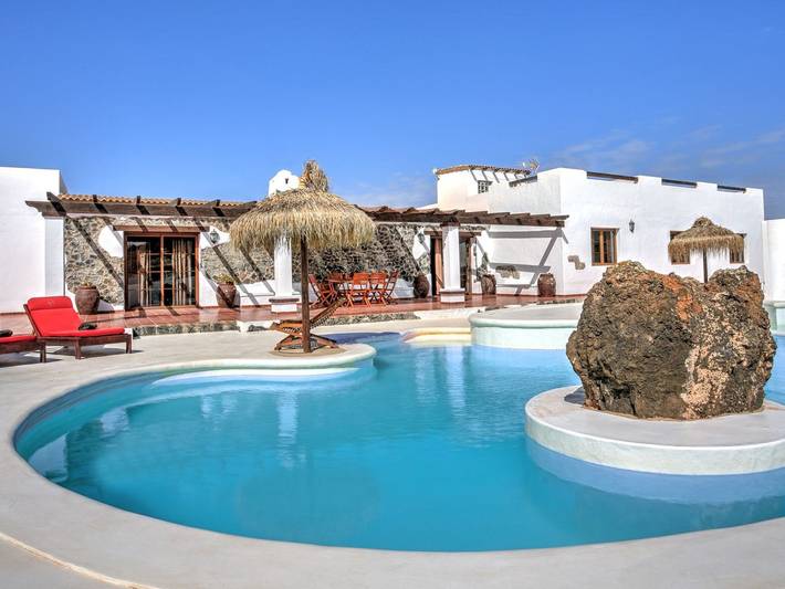 Casa rural para 9 personas, con piscina y jardín en Antigua - 2