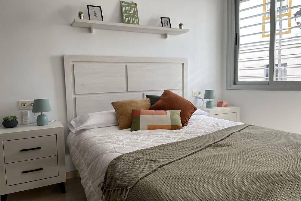 Entire apartment, Casa Yaye Écija: Apartment with 2 bedrooms and community pool in Écija (Sevilla), Écija