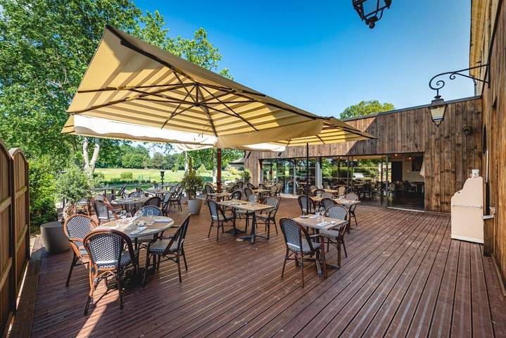 Hôtel pour 2 personnes, avec jacuzzi et piscine ainsi que jardin et sauna, animaux acceptés