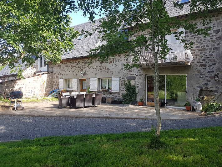 Gîte pour 12 personnes, avec jardin ainsi que terrasse et piscine, animaux acceptés - 1