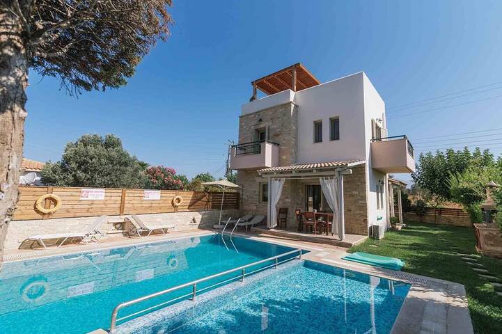 Villa voor 6 personen, with balkon and zwembad as well as tuin - 1