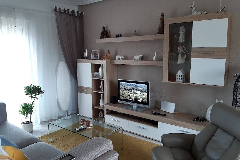 Hel leilighet, 2 sengs apt i Playa Flamenca, 400 meter til stranden, sentral beliggenhet. in Playa Flamenca, Orihuela