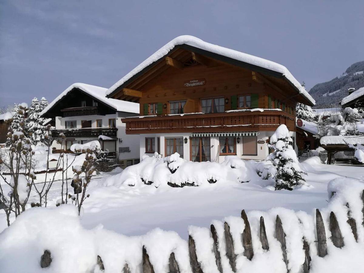 Ganze Wohnung, Landhaus Bergkristall - Sommer Bergbahnen inklusive in Rubi, Oberstdorf