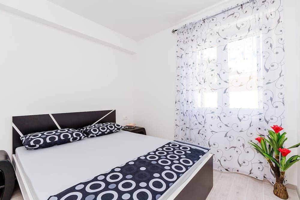 Traumferienwohnungen - Schwarze Wohnung in Tivat, Boka Kotorska