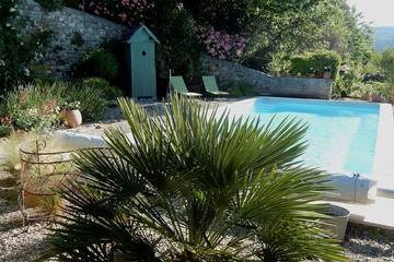 Gîte pour 2 personnes, avec jardin à Marsanne