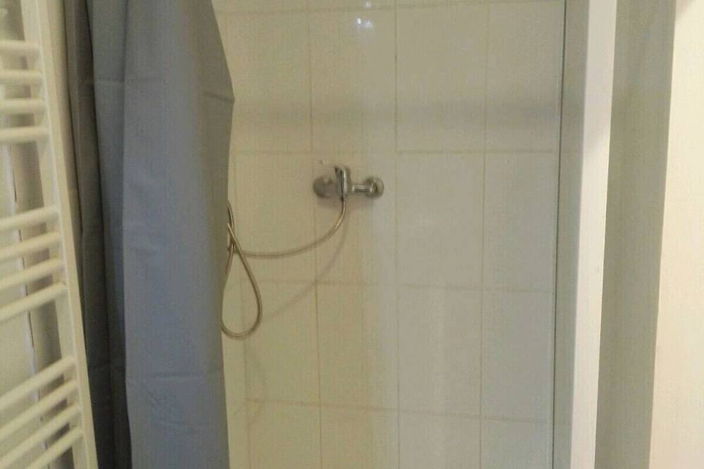 Maisonette Provencale in Le Thor, Vaucluse