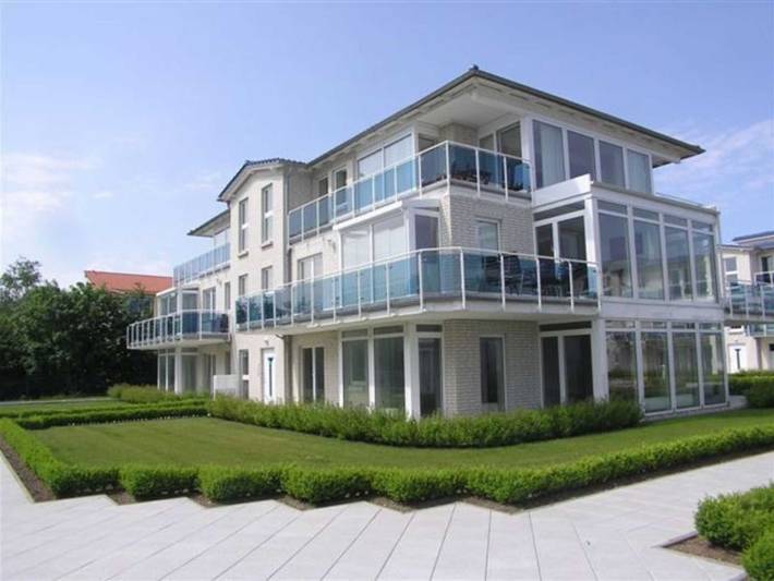 Ferienwohnung für 4 Personen, mit Terrasse und Seeblick in Kühlungsborn