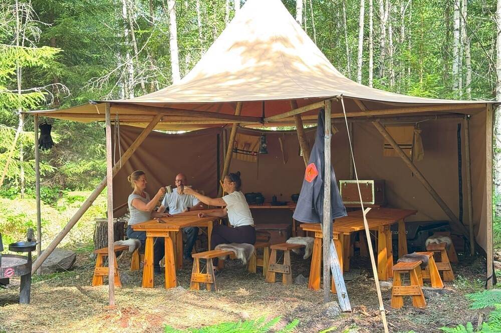 Natur pur im Tipi “Skogsanda”– Dein Rückzugsort in Schwedens Wildnis in Värmland