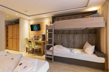 Hotel für 4 Personen in Königsleiten, Kitzbüheler Alpen, Bild 4