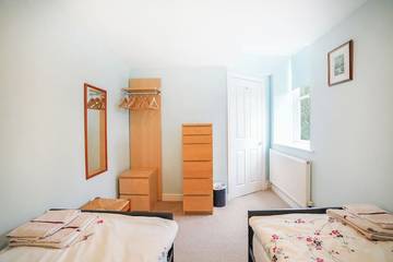 Log Cabin for 4 People in Sheffield, Peak District, Photo 3