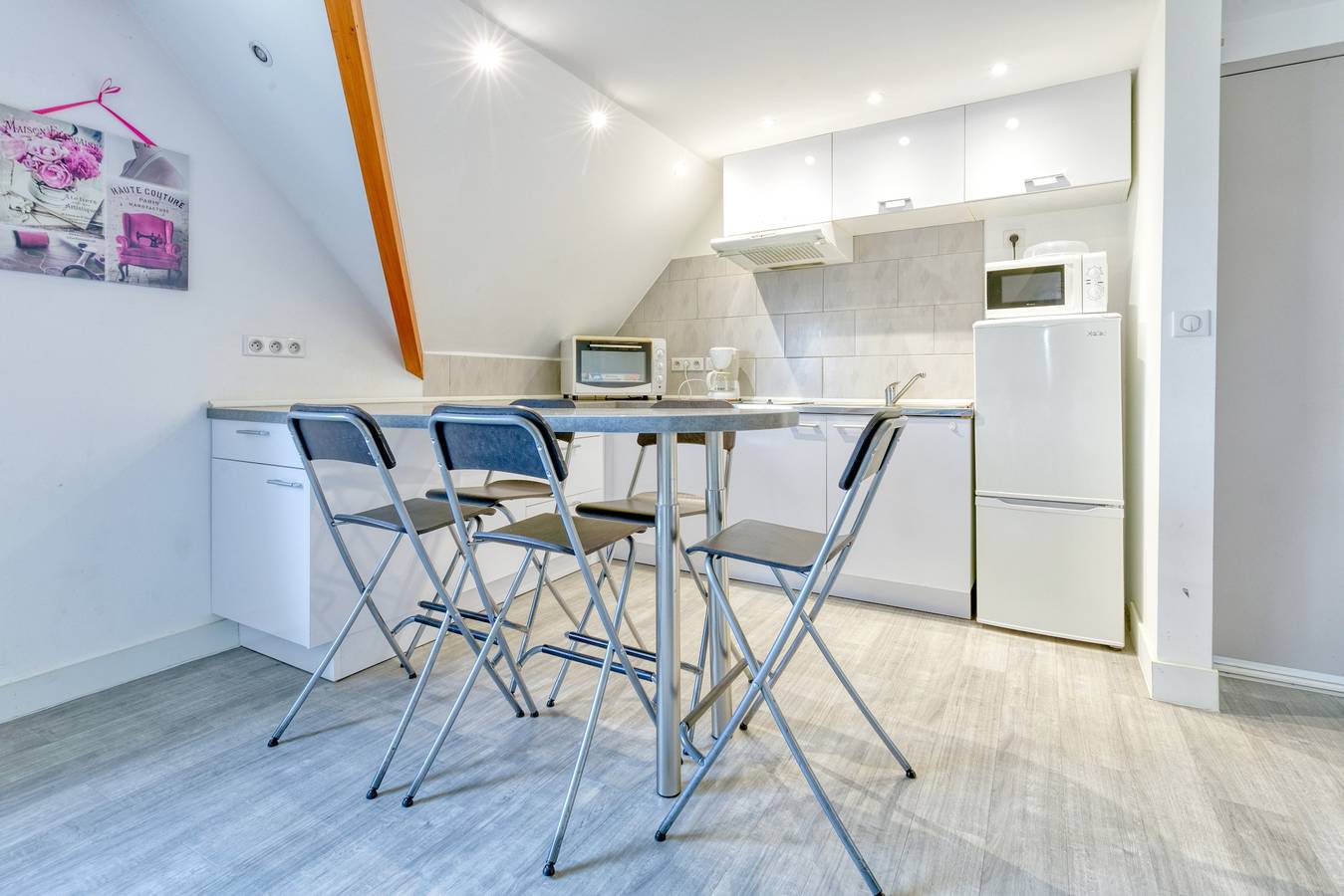 Appartement entier, Appartement "La dune de sable Baguenaud" proche de la mer avec Wi-Fi in Pornichet, Côte d'Amour