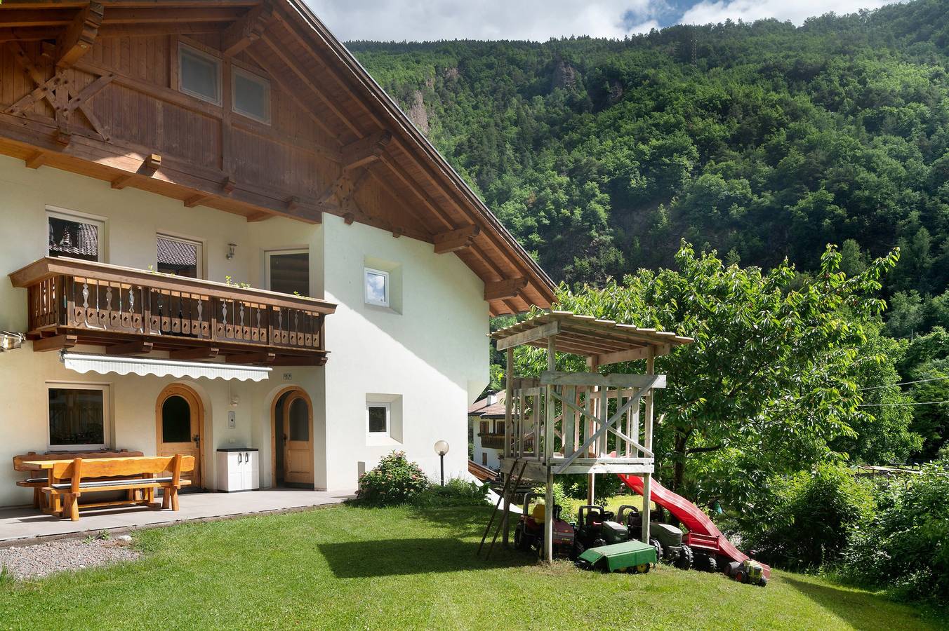 Entire apartment, Apartment 'Oberbodnerhof' with Mountain View, Private Terrace and Wi-Fi in Deutschnofen, Val d’Ega