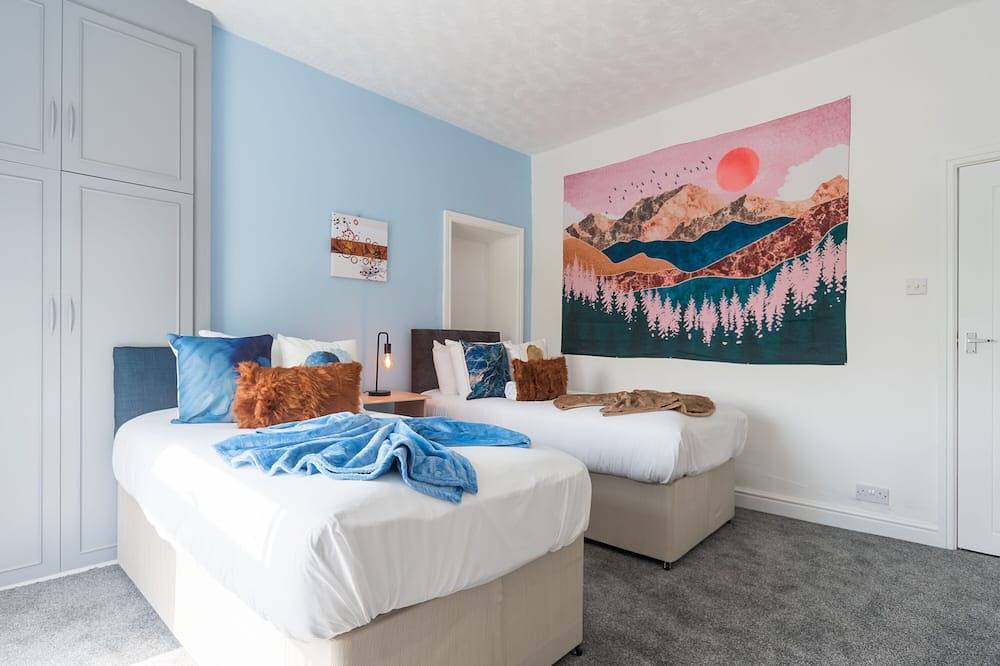 Adom Home Away From Home By Jesouth in Kingston-upon-Hull, Yorkshire and the Humber