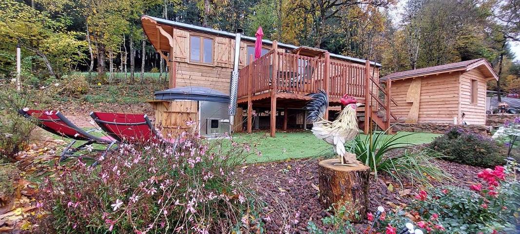 Location de vacances pour 4 personnes, avec piscine ainsi que jacuzzi et jardin dans Anglure-sous-Dun