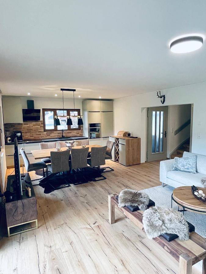 Ferienhaus für 10 Personen, mit Balkon und Terrasse sowie Garten und Sauna in Kanton Glarus