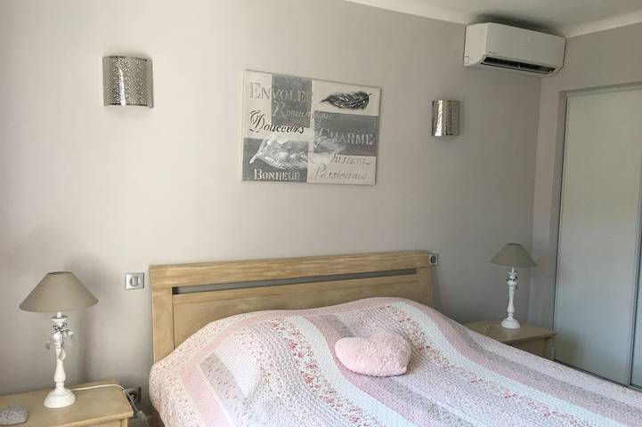 Location de vacances pour 8 personnes, avec jardin à Belgentier - 2