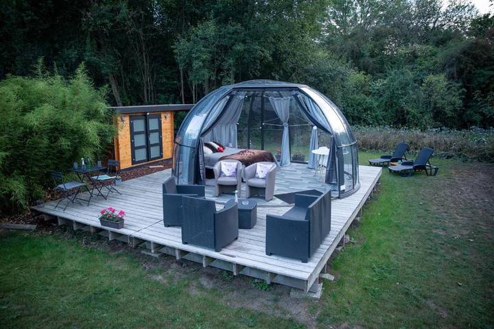 Gîte pour 2 personnes, avec Balcon et Terrasse ainsi que Jacuzzi et Jardin à Nivelles