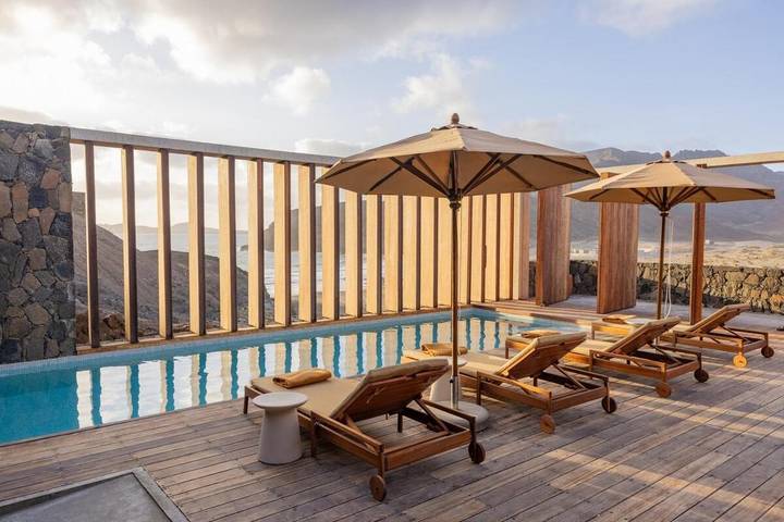 Location de vacances pour 10 personnes, avec jardin ainsi que vue et piscine, animaux acceptés dans Salamansa