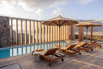 Location de vacances pour 8 personnes, avec piscine ainsi que vue et jardin, animaux acceptés dans Salamansa