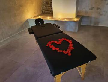 Gîte pour 2 personnes, avec sauna et jacuzzi à Dallet