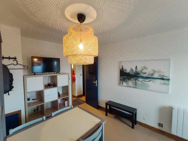 Gîte pour 5 personnes, avec vue ainsi que terrasse et vue sur le lac dans Val Louron - 3