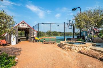 Villa for 37 Guests in Texas Hill Country, Texas, Picture 1