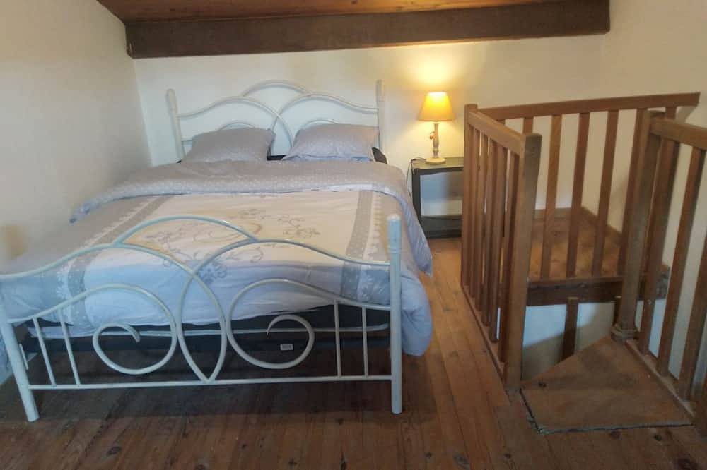 Appartement entier, À louer – Studio 40 m² avec mezzanine, jardin privé, clim et services inclus in Montélimar, Région de nyons