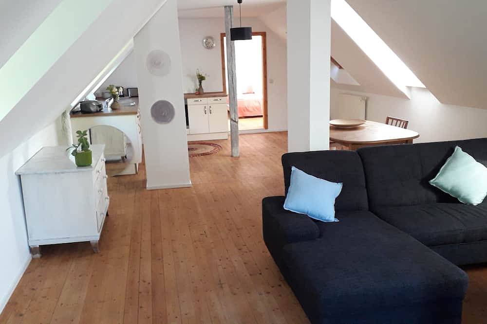 Ganze Wohnung, Zentrumsnahe  Dachwohnung in grüner Oase in Lauf an der Pegnitz, Frankenalb