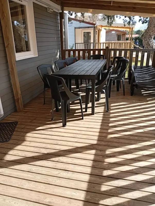 Camping pour 6 personnes, avec Terrasse et Piscine
