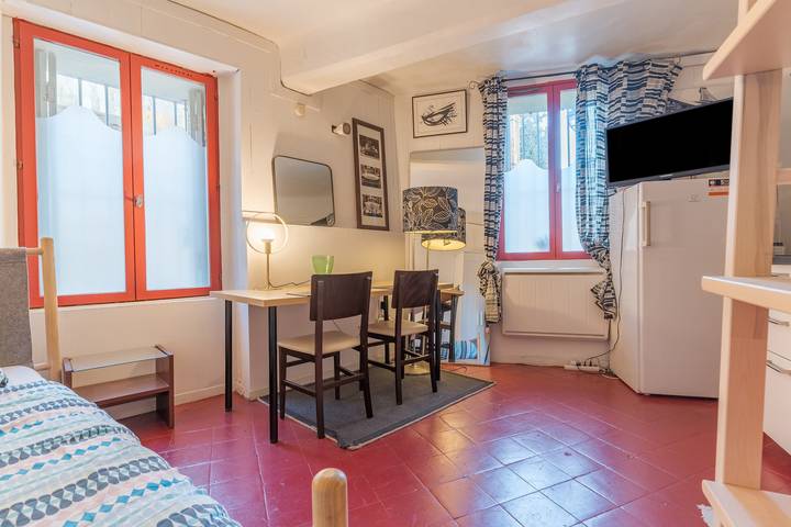 Monolocale intero, Appartamento 'Finsonius Studios 6' con terrazza, giardino e Wi-Fi in comune in Aix-en-Provence, Aix-en-Provence e dintorni