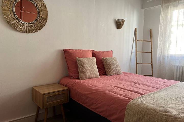Appartement entier, Appartement centre ville d'Auray avec grande terrasse et jardin privatif in Auray, Côte des Mégalithes