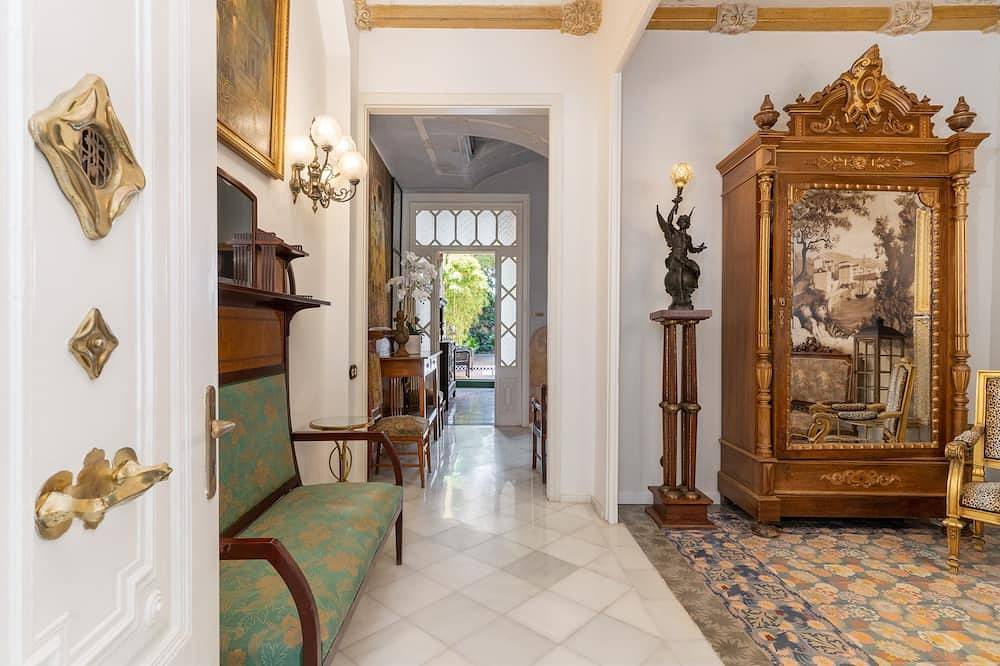 Entire apartment, Luxury  accommodation on the Mediterranean coast in Canet de Mar, Costa del Maresme