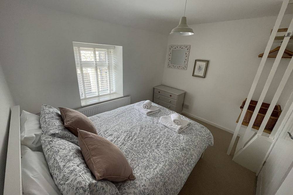 Beautiful and freshly renovated cottage in the heart of Pwllheli in Pwllheli, Gwynedd