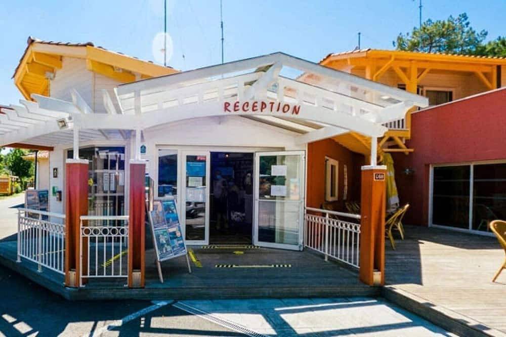 Zecamping 5* avec piscine chauffée dog friendly sauna tennis 3km plage in Messanges, Côte d’Argent