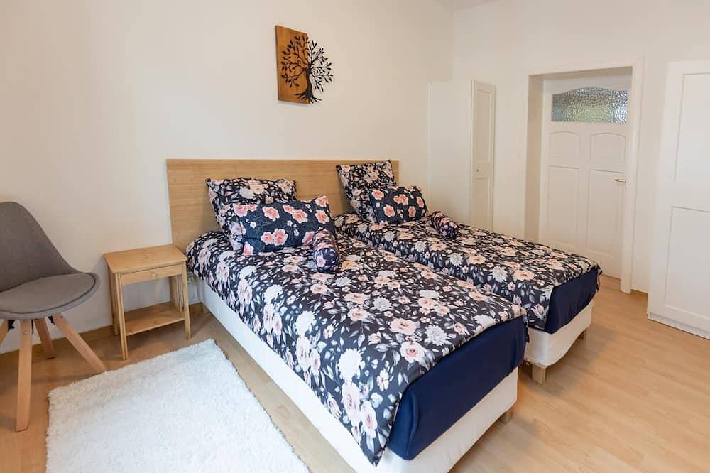 Ganze Wohnung, Praktikanten der Bundespolizei Ferienwohnung - große Ferienwohnung mit Balkon in Auerbach, Chemnitz und Umgebung