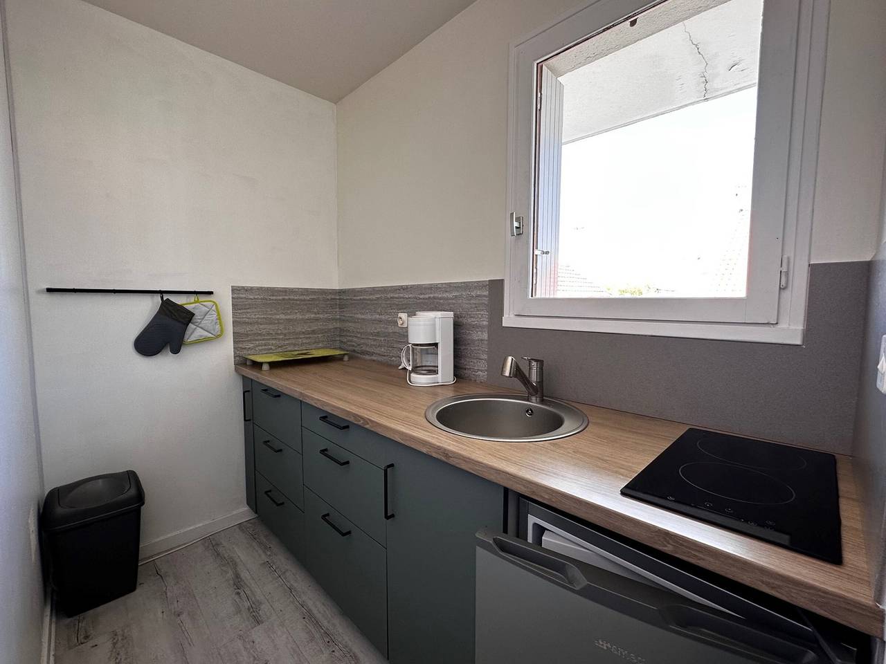 Studio entier, Studio rénové près de la plage avec Wi-Fi et animaux admis in Notre-Dame-de-Monts, Vendée
