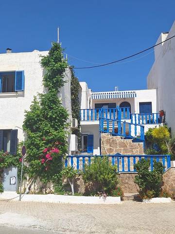 Gîte pour 6 personnes, avec jardin et vue, adapté aux familles dans Makri Gialos