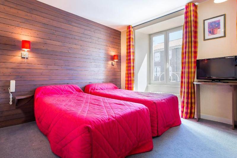 Double Room in Saugues, Haute-Loire