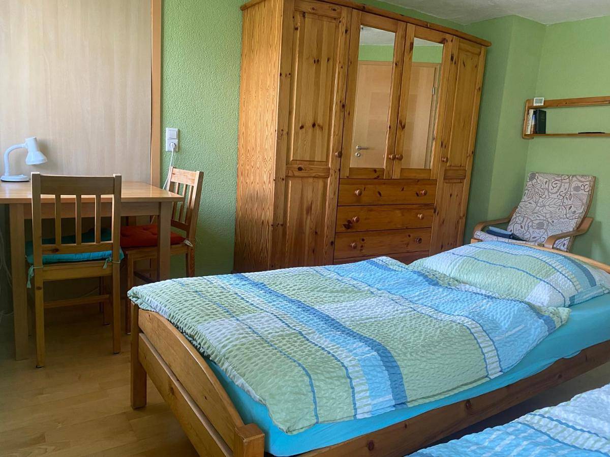 Ganze Ferienwohnung, Ferienzimmer Oelhaf Zimmer in Grün Self Check-In mit Key-Tresore in Wilhelmsdorf, Region Bodensee-Oberschwaben