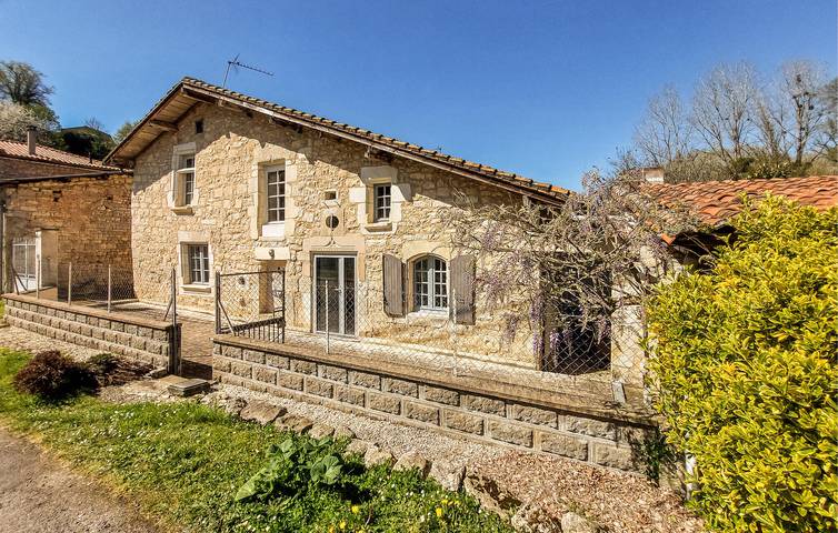 Location de vacances pour 6 personnes, avec Terrasse et Jardin à Les Pins